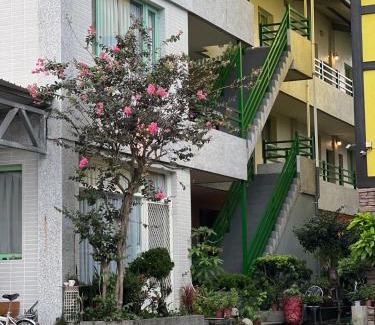 Puli Bed & Breakfast | Pet-Friendly Pulicity Villa B&B with Breakfast Included