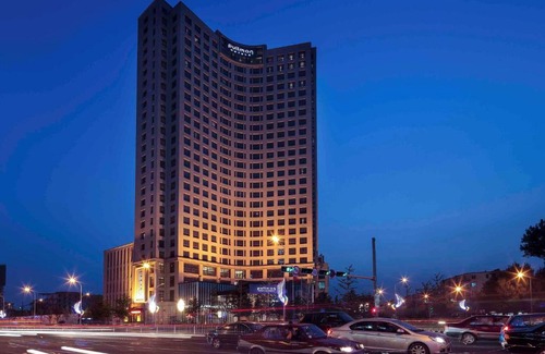 Lishan District Hotel | Exceptional Pullman Anshan Time Square: 5-Star Family Retreat