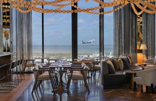 Mangere Hotel | Elegantly Designed Pullman Auckland Airport with Great Amenities