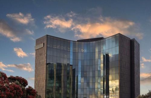 Mangere Hotel | Elegantly Designed Pullman Auckland Airport with Great Amenities
