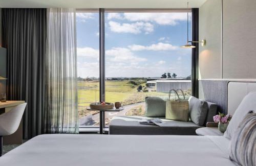 Mangere Hotel | Elegantly Designed Pullman Auckland Airport with Great Amenities
