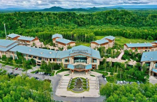 Changbai Mountain West Slope Hotel | Experience Pullman Changbaishan Resort with Ocean Views