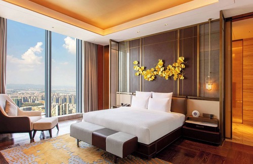 Huizhou Hotel | Elegant Pullman Huizhou Kaisa with Pool and Spa Amenities