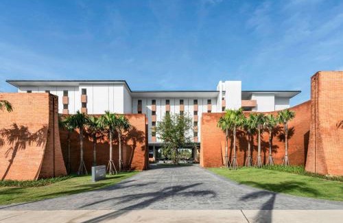 Takua Pa Hotel | Elegant Pullman Khao Lak Resort with Ocean Views & Spa