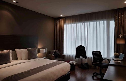 Kuching Hotel | Discover Pullman Kuching: 5-Star Oasis with Ocean Views