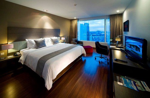 Kuching Hotel | Discover Pullman Kuching: 4-Star Comfort with Pool & Spa