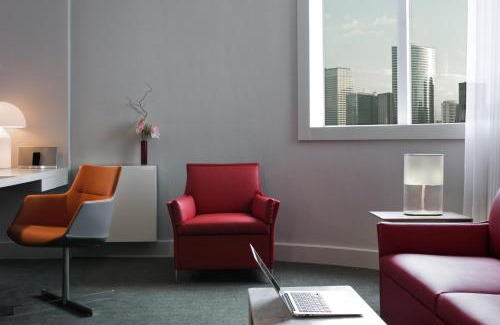 Faubourg de l'Arche Hotel | Discover Pullman Paris La Défense: Pet-Friendly Luxury Stay
