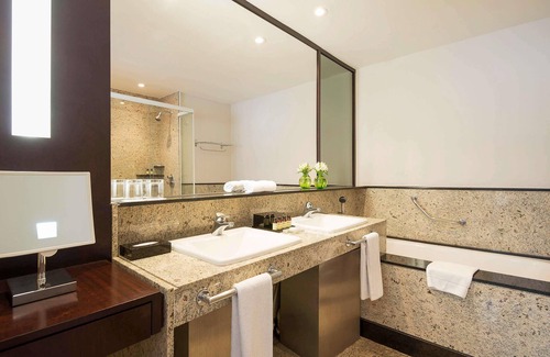 Vila Olimpia Hotel | Elegant Pullman São Paulo Vila Olímpia: Rated 9/10, Spa & Dining