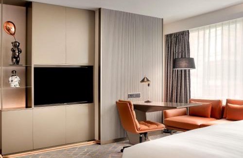 Dapuqiao Hotel | Deluxe Stay at Pullman Shanghai Central with Spa & Pool