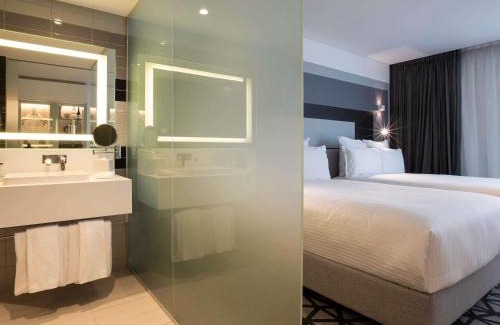 Mascot Hotel | Elegant Pullman Sydney Airport: 5-Star Comfort Awaits