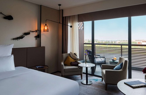 Kunshan Hotel | Enjoy Poolside Relaxation at Pullman Zhouzhuang Hotel