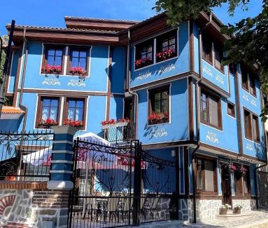Plovdiv Old Town Hotel | PULPUDEVA Family Hotel: Top-Rated Stay with Hot Tub & Kitchen