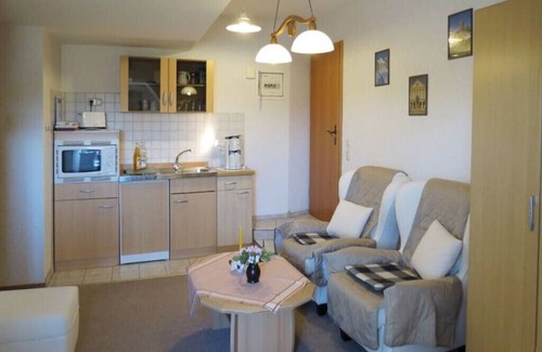 Busumer Deichhausen Apartment | Relax at Puls-ferienwohnungen: Steps from the Beach