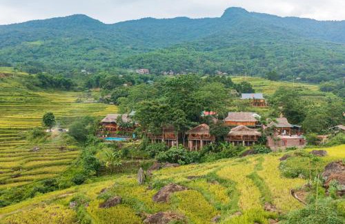 Kho Muong House | Relax at Puluong Valley Home with Oceanfront Views