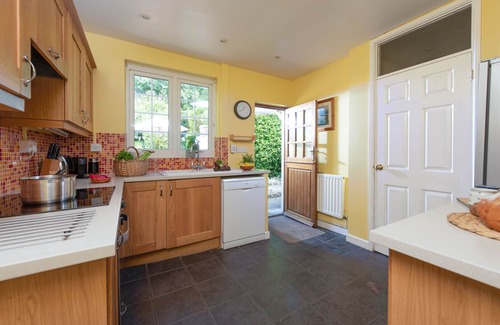 Gwithian House | Pet-Friendly Pump Cottage: Perfect for Family Getaways