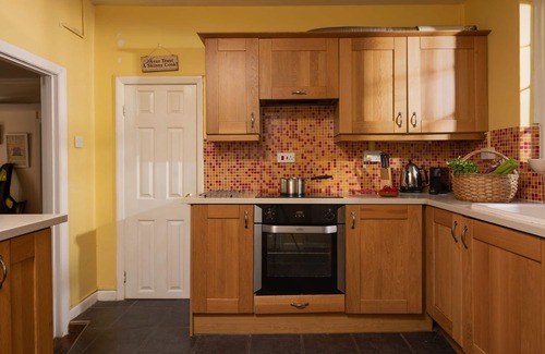 Gwithian House | Pet-Friendly Pump Cottage: Perfect for Family Getaways