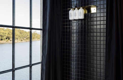 Lake St. Clair Hotel | Eco-Friendly Retreat at Pumphouse Point with Spa & Dining