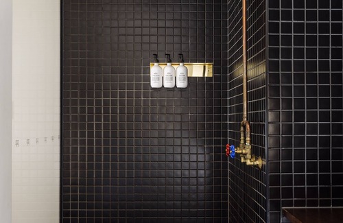 Lake St. Clair Hotel | Eco-Friendly Retreat at Pumphouse Point with Spa & Dining