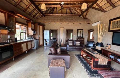 Bela-Bela Ski Chalet | Relax at Pumula Bush Chalet with Pool & Family-Friendly Fun