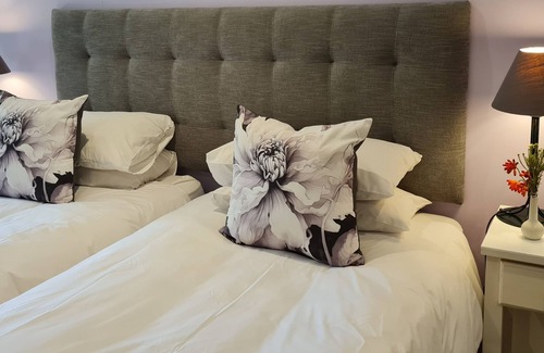Hunter's Home Bed & Breakfast | Discover Pumula Lodge: 4-Star B&B with Spa & Pool