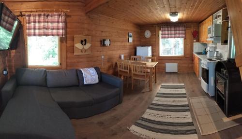 Kalajoki Ski Chalet | Pet-Friendly Punatulkku: Ideal for Families and Guests