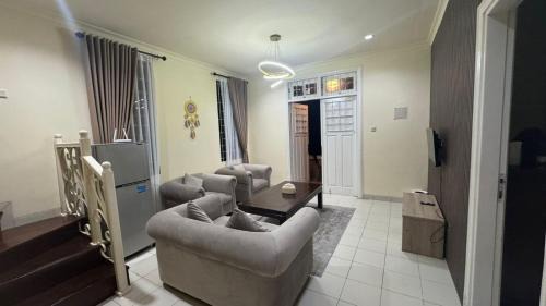 Cipanas Villa | Puncak azoul villa