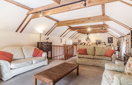 Little Glemham Cottage | Punch Cottage: Pet-Friendly Retreat with Garden in Little Glemham