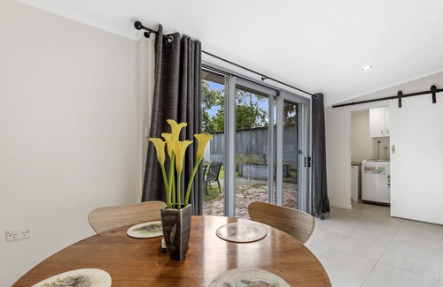 Porepunkah Cottage | Pet-Friendly Punkah Cottage: Guest Rated 10/10, Sleeps 6