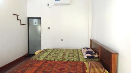 Anuradhapura House | Pet-Friendly Punkalasa Tourist Lodge with Breakfast Included