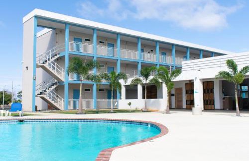Maleza Baja Hotel | Oceanfront Punta Borinquen Resort with Pool & Family Amenities