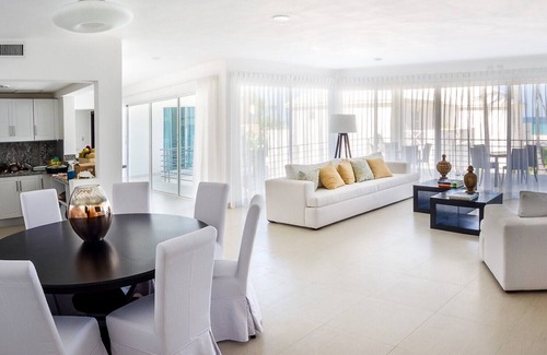 Bavaro Villa | Gather Your Friends at Punta Cana Beach Mansion Retreat