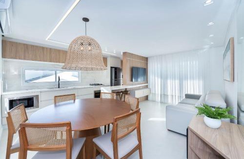 Ze Amandio Apartment | Puntarenas 205: Stylish Beachside Apartment with Pool