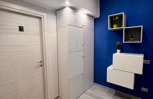 Fuorigrotta Apartment | Punto House: Pet-Friendly Retreat with Breakfast & Kitchen