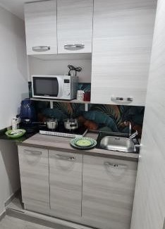 Fuorigrotta Apartment | Punto House: Pet-Friendly Retreat with Breakfast & Kitchen