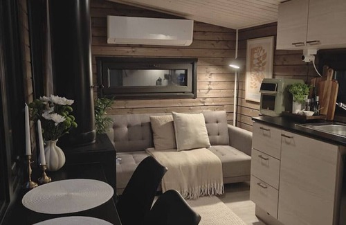 Kolari Cottage | PUOLUKKA|Sauna|Fireplace|WiFi|BBQ|Nature|Ski 200M