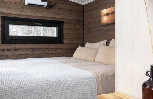 Kolari House | Cozy Retreat with Fireplace, Kitchen & BBQ Near Skiing