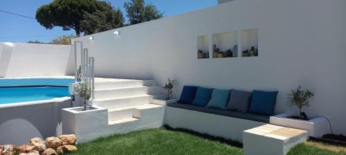 Aldeia das Acoteias Villa | Experience Pura Vida Falésia: Family-Friendly with Pools