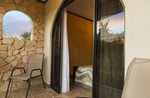 Cabuya Villa | Pura Vida House Cabo Blanco: Family and Pet Friendly Retreat