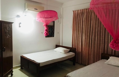 Anuradhapura House | Affordable Stay at Purasara Guest - Family & Pet Friendly