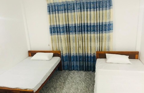 Anuradhapura House | Affordable Stay at Purasara Guest - Family & Pet Friendly