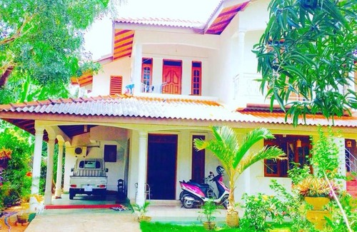 Anuradhapura House | Affordable Stay at Purasara Guest - Family & Pet Friendly