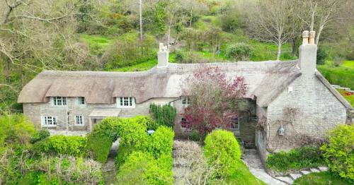 Church Knowle House | Purbeck - Dorset, Idyllic 4 Bed Thatched Cottage