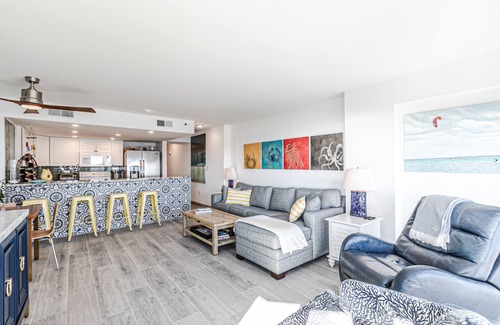Crescent Beach Condo | Indulge in North Myrtle Beach with Ocean View & Spa