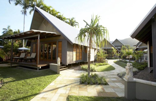 Nelly Bay Villa | Discover Pure Magnetic Villa 1 with Oceanfront Pool Access