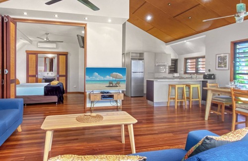 Nelly Bay Villa | Oceanfront Pure Magnetic Villa 4 with Private Pool & Views