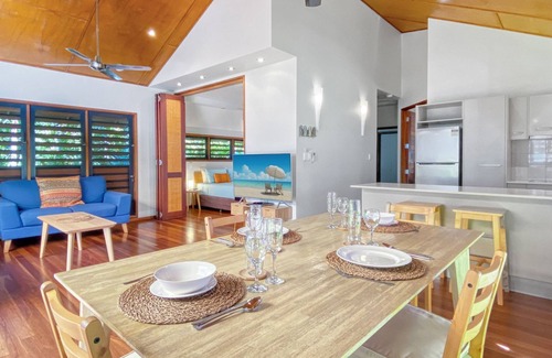 Nelly Bay Villa | Oceanfront Pure Magnetic Villa 4 with Private Pool & Views