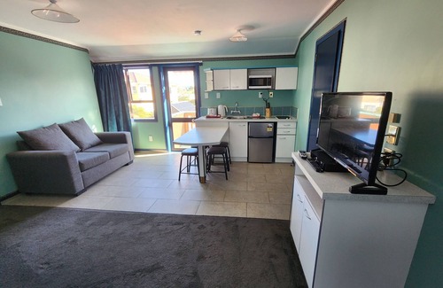 Fenton Street Hotel | Cozy PURE Motel & Guest House with Family-Friendly Amenities