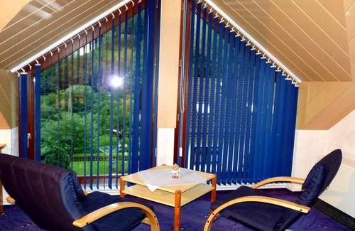 Elsoff House | Relaxing Retreat with Spa, Hot Tub & Kitchen Amenities
