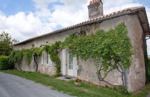 Bouteilles-Saint-Sebastien House | Relax and Explore at Pure Tranquility - Guest Rated 9.4