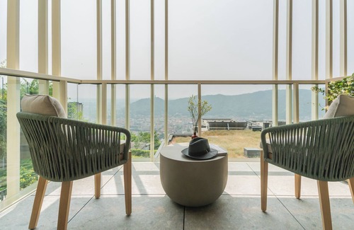 Como Villa | PureView Luxury Suites - First Floor with breakfast & pool
